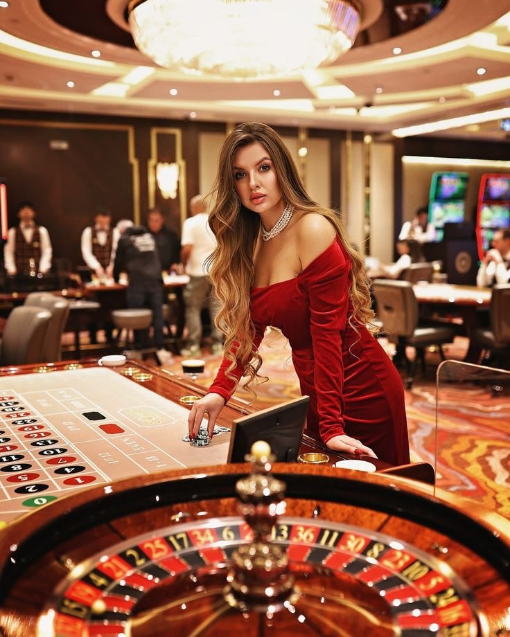 SlitGame တိုက်ရိုက်ကာစီနို Live Roulette နှင့် Blackjack Table မြင်ကွင်း
